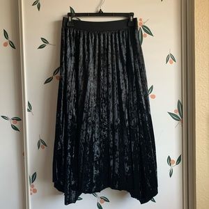 Max Studio Crushed Black Velvet Elastic Waist Pleated Maxi Skirt Grunge Fall